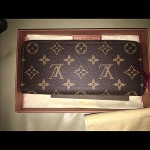 Authentic LV PF Clemence MNG Fuschsia
